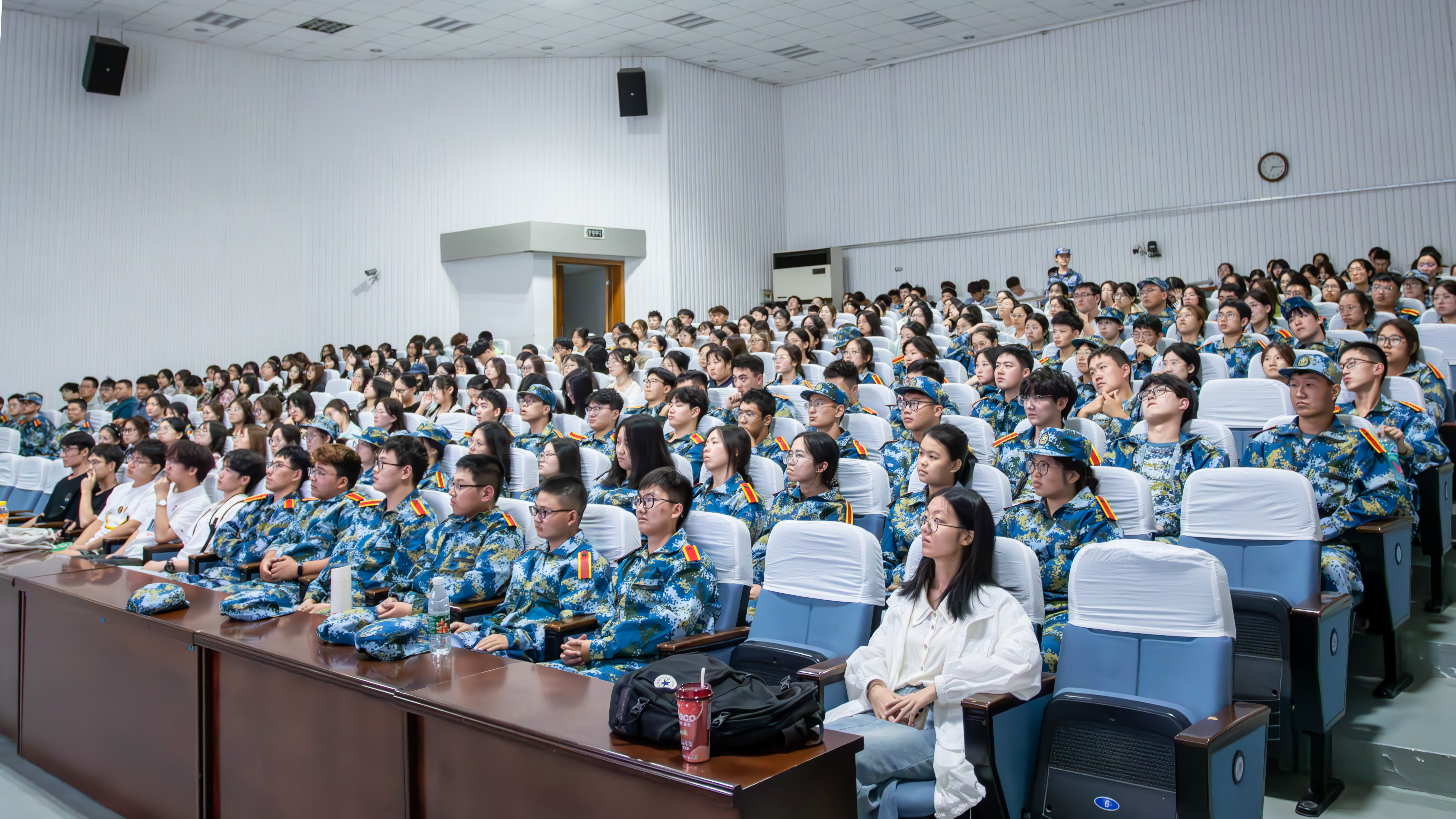 1728001034208068.jpg 1728001034208068.jpg